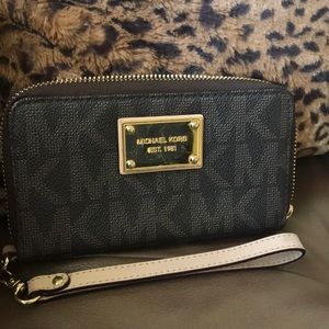 Michael Kors Wristlet